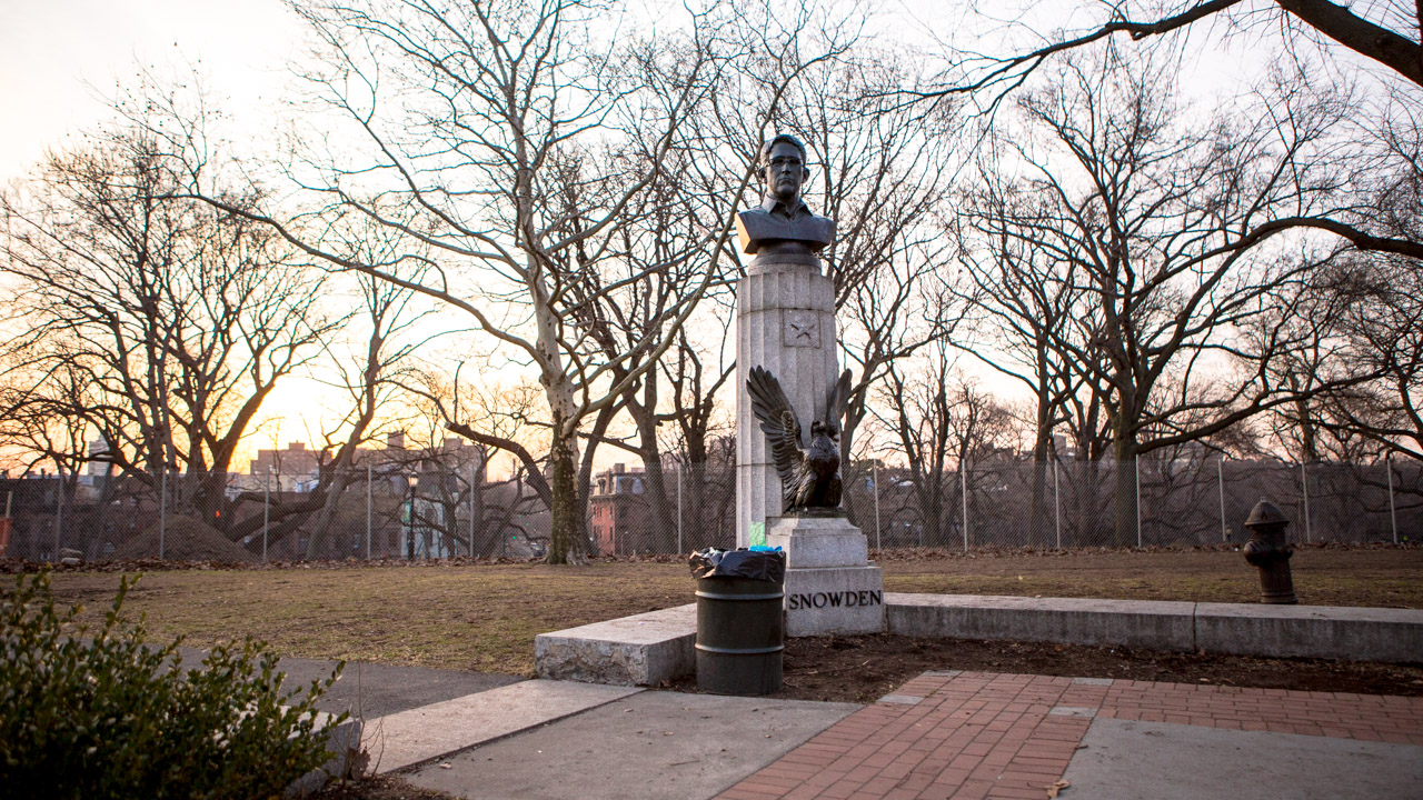 Bust of Edward Snowden on top of a column in Brooklyn